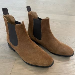 Brown suede men’s Chelsea boots (size 9.5)